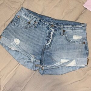 Low-rise Levi Jean shorts